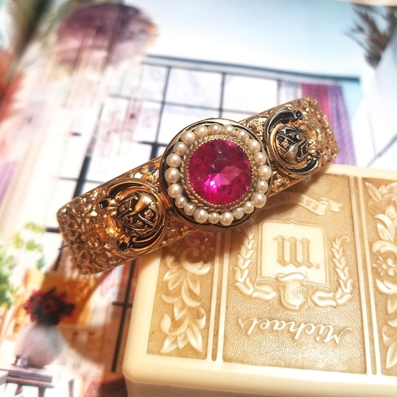 VTG Filigree Pink Rhinestone Faux Pearl Bangle Bracelet - Picture 5 of 7